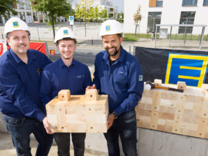 Kaufmann Andreas Popko (links) wird zusammen mit seinem Sohn Kevin Popko und Marktleiter Tobias Wacht den neuen Edeka-Markt in Lamme betreiben