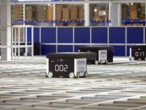 530 Roboter, 240.000 eingelagerte Behälter und 90 Ports soll der geplante AutoStore in Hörselgau umfassen.