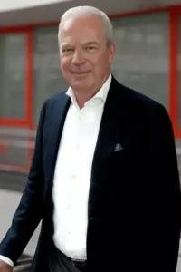Dr. Ulrich Hanfeld übernimmt zum 1. Juni 2026 als CEO die Führung des Textildiscounters Kik.