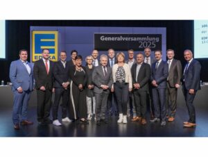 Der neu gewählte Vorstand und Aufsichtsrat von Edeka Minden-Hannover.