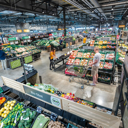 Die Obst- und Gemüseabteilung in der Filiale mit rund 400 qm