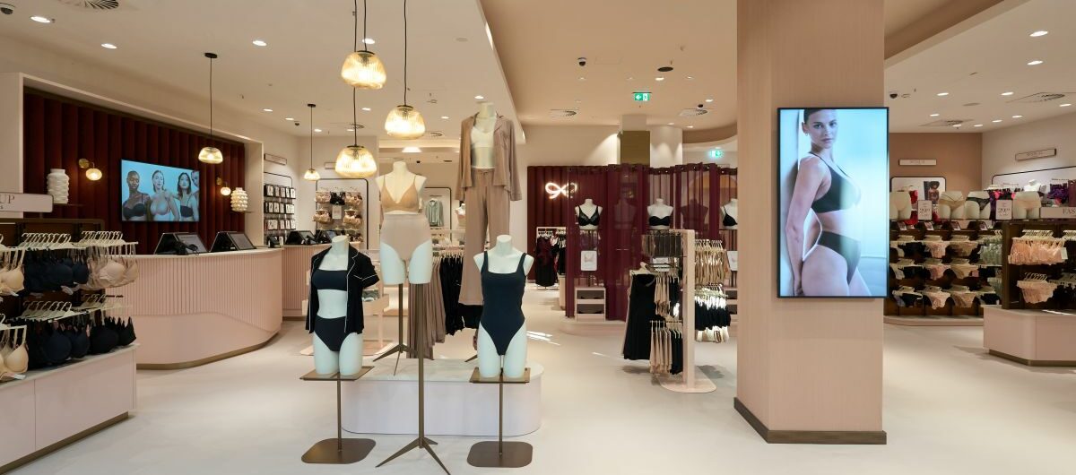 Aufgeräumter und in neuem Farbdesign: Der neue Hunkemöller-Store im Centro Oberhausen.