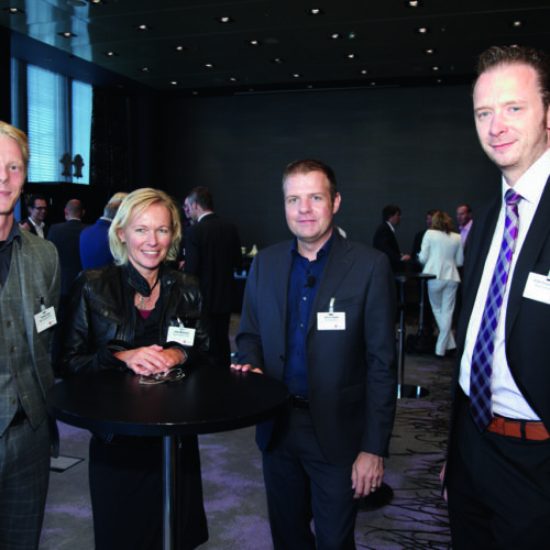 In Vorbereitung der nächsten EuroShop: das Team der Messe Düsseldorf mit Tobias Ohm, Elke Moebius und Dirk Diepenseifen mit Ulrich Spaan (EHI, 2 v. r.)